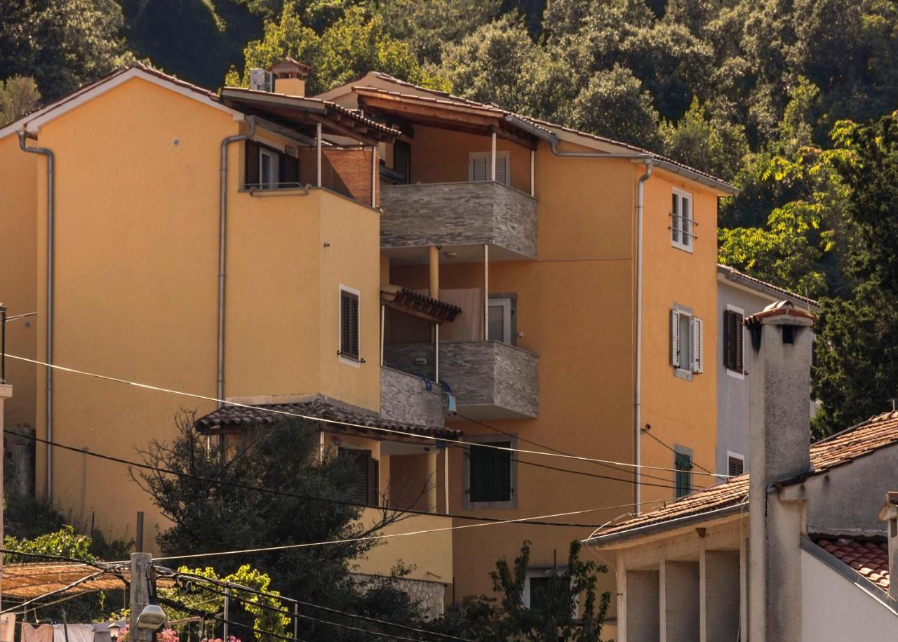 Apartments And Rooms Roberto B. Valun Dış mekan fotoğraf